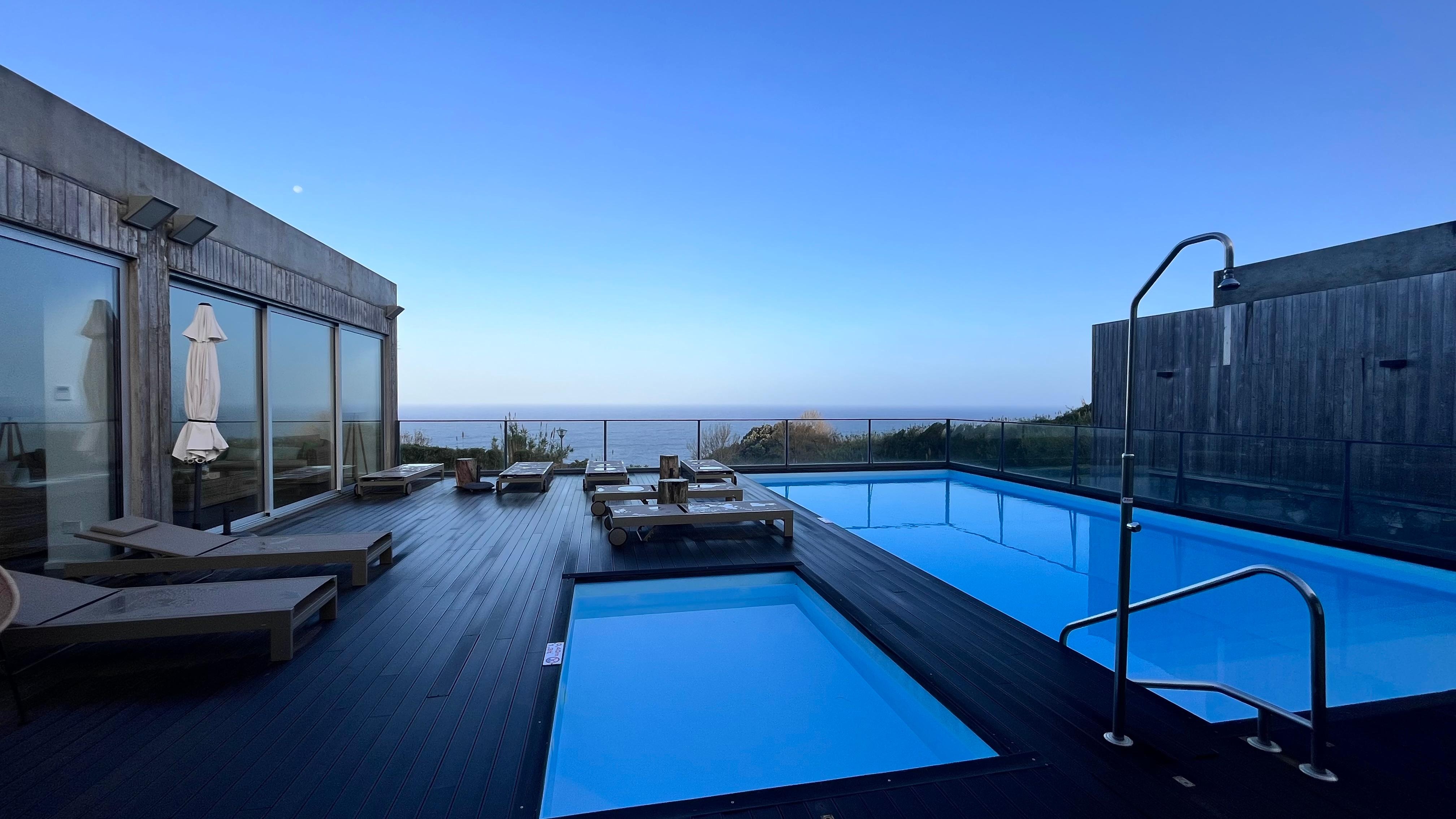 swimming pool & outdoor area