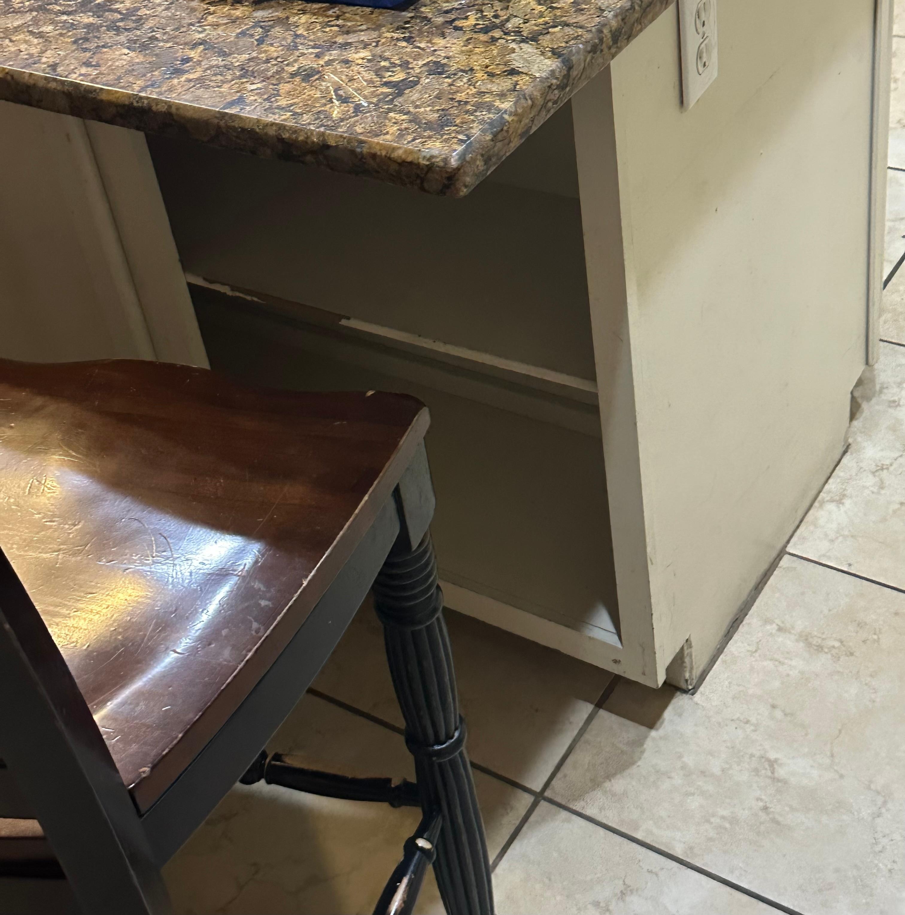 Missing cabinet door on kitchen island