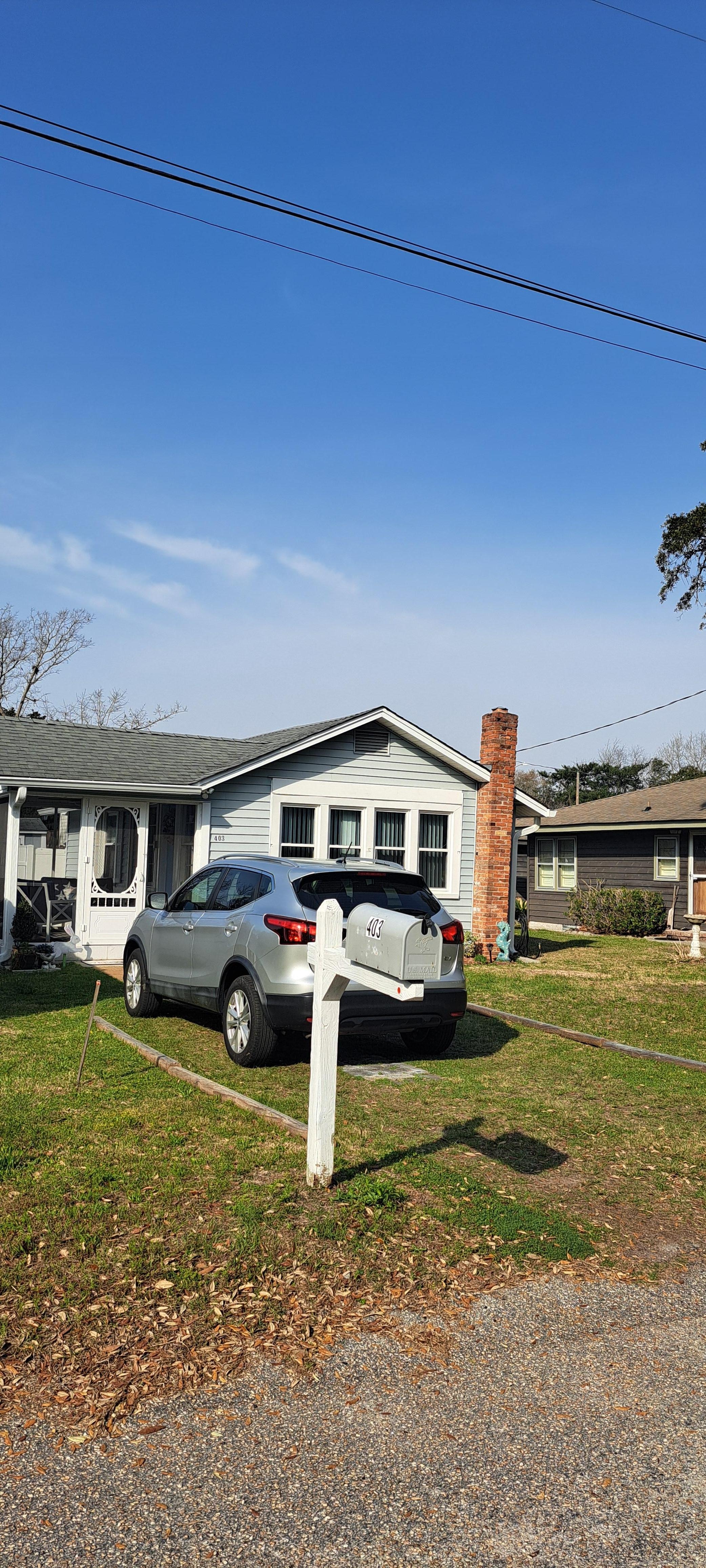 Front of house, Great older quiet neighborhood 