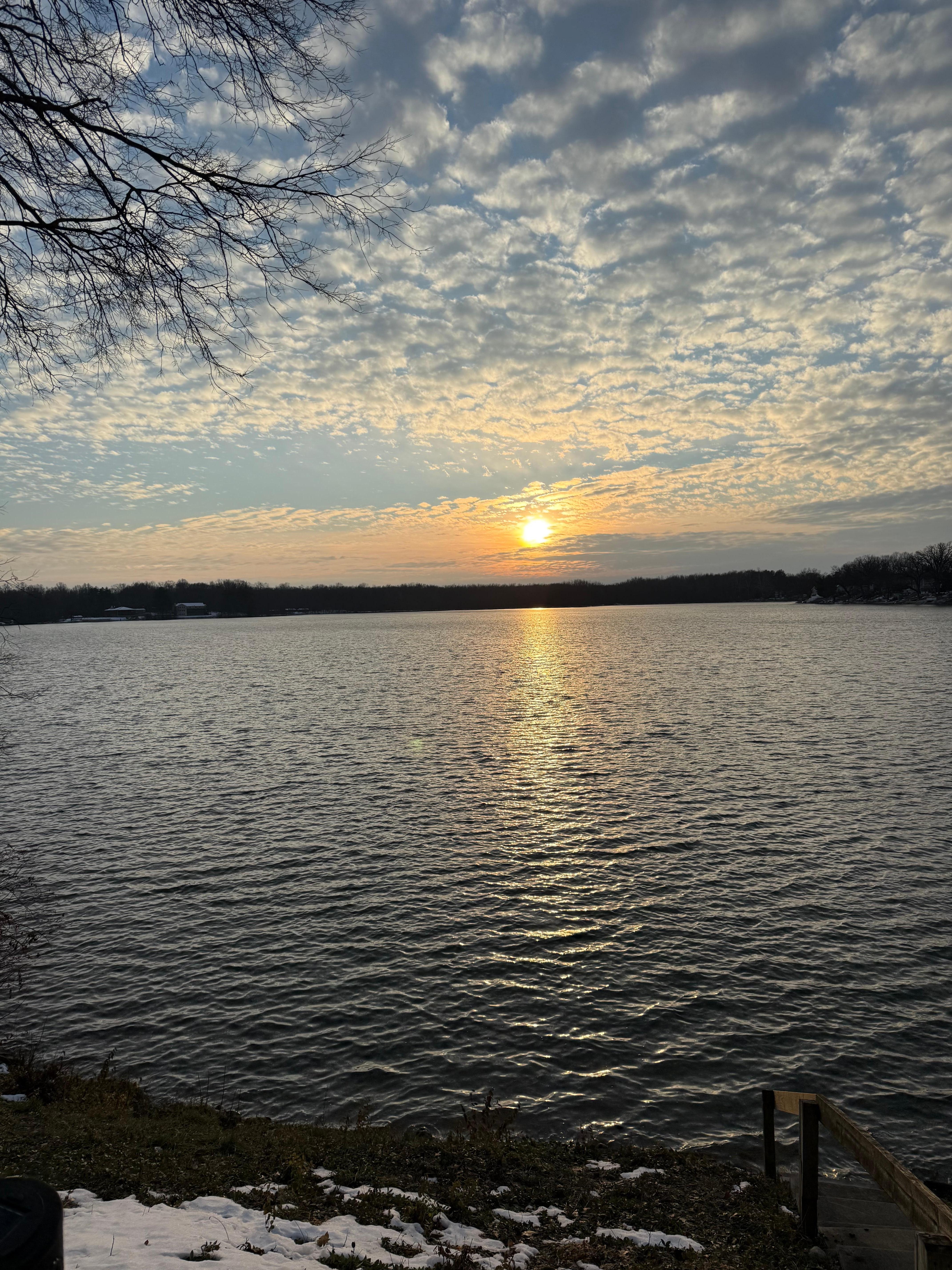 We arrived round 5:30 to Sundet Peak and just in time to see this!!! Breathtaking 🥰