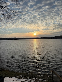 We arrived round 5:30 to Sundet Peak and just in time to see this!!! Breathtaking 🥰