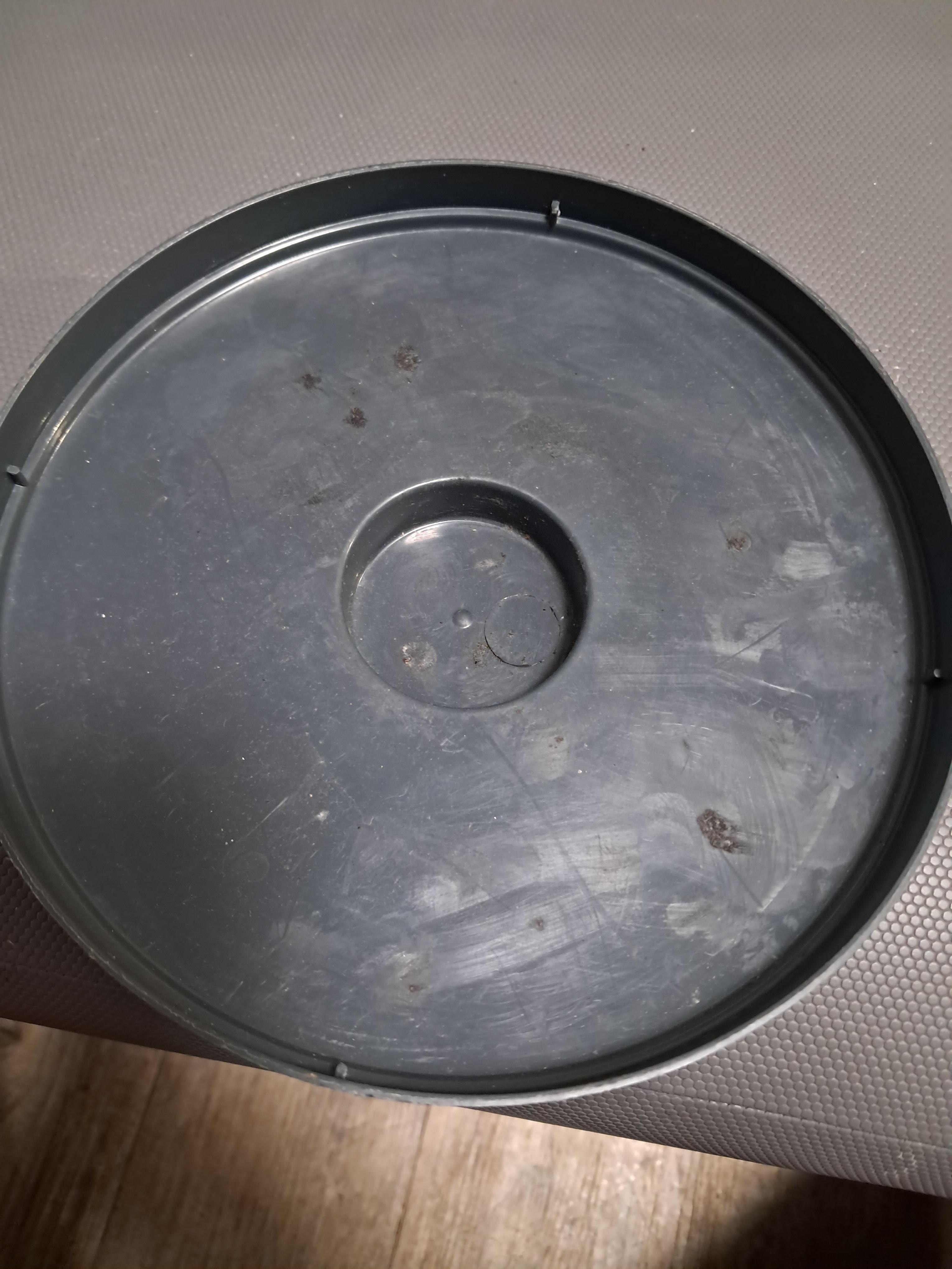 Moldy ice bucket lid