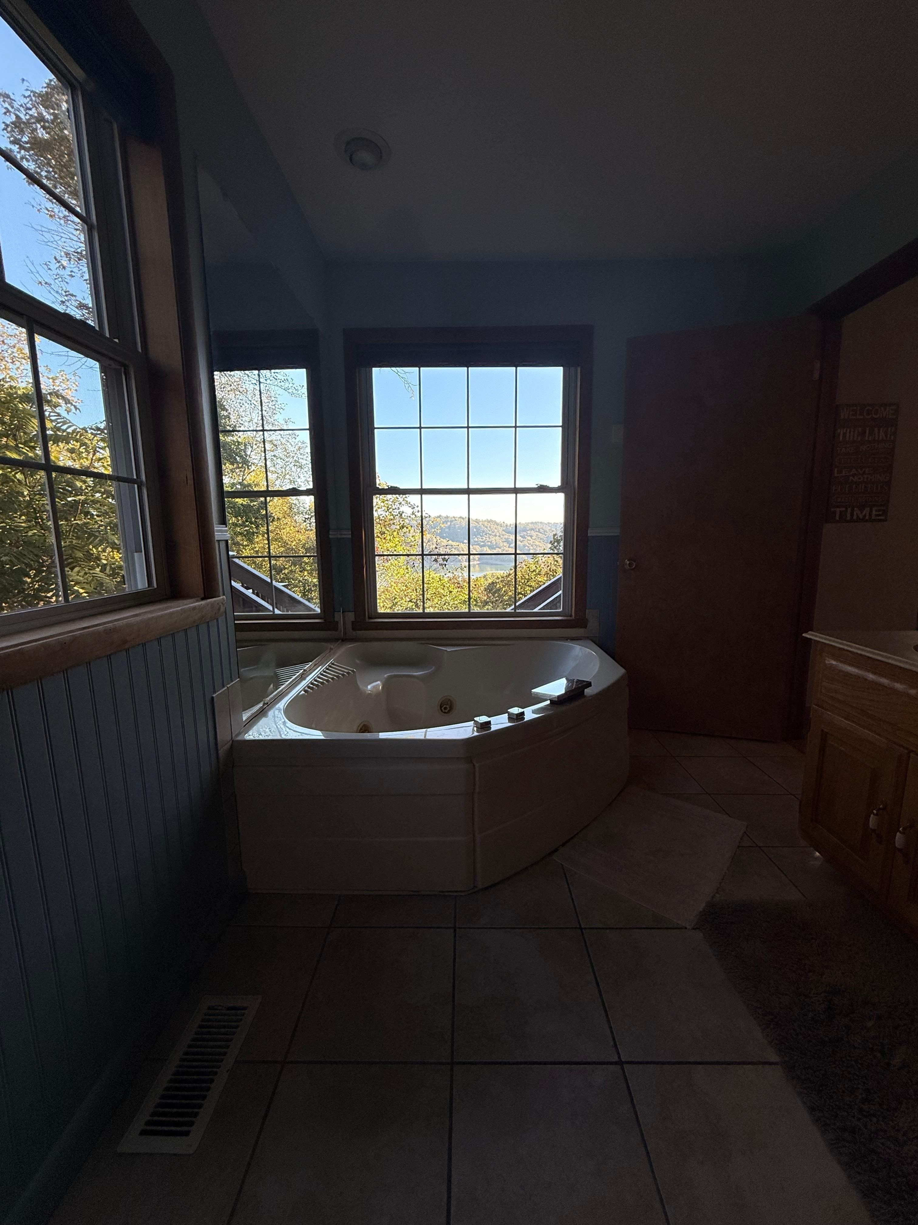 Jacuzzi tube with amazing view!