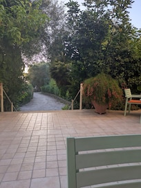 Ipsos Beach hotel Driveway to the beach