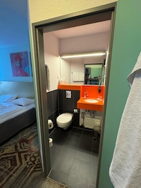 WC und Waschbecken