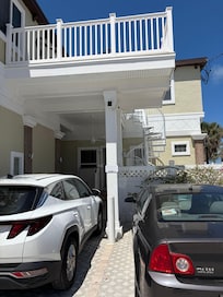 Parking right outside the door. Adorable little cottage behind the inn.