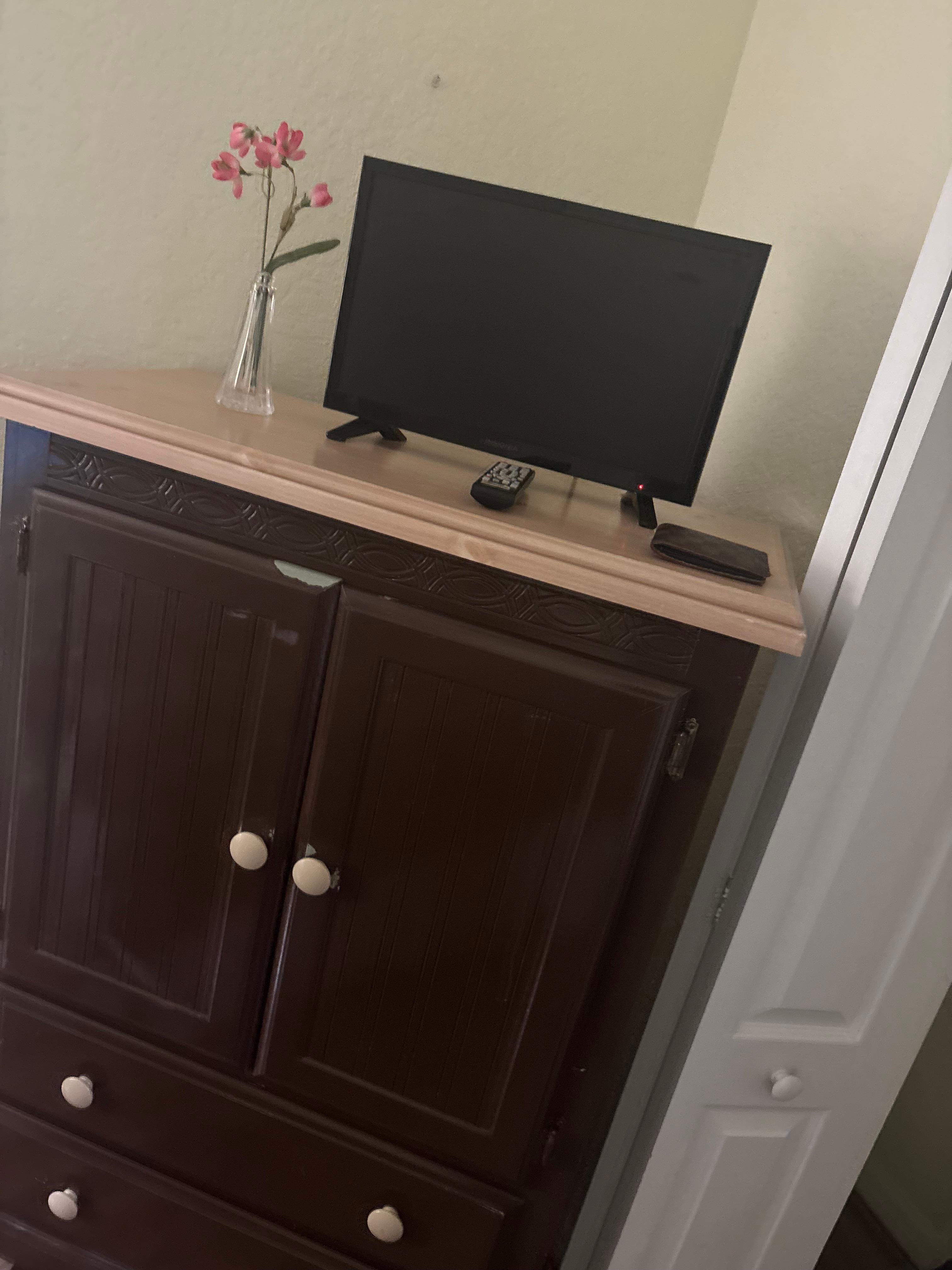 Televisions in the room.