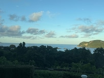 海の目の前のホテル