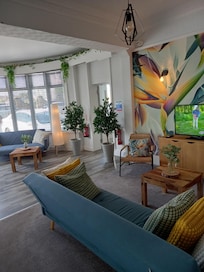 Lounge area