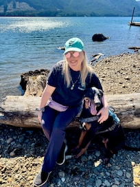 The beauty of this neighborhood lake access is within walking distance of the cabin