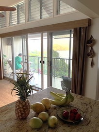 Fruit not included: this was after a visit to the Saturday market at Hanalei.