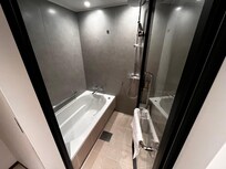 トイレ別のバスルーム