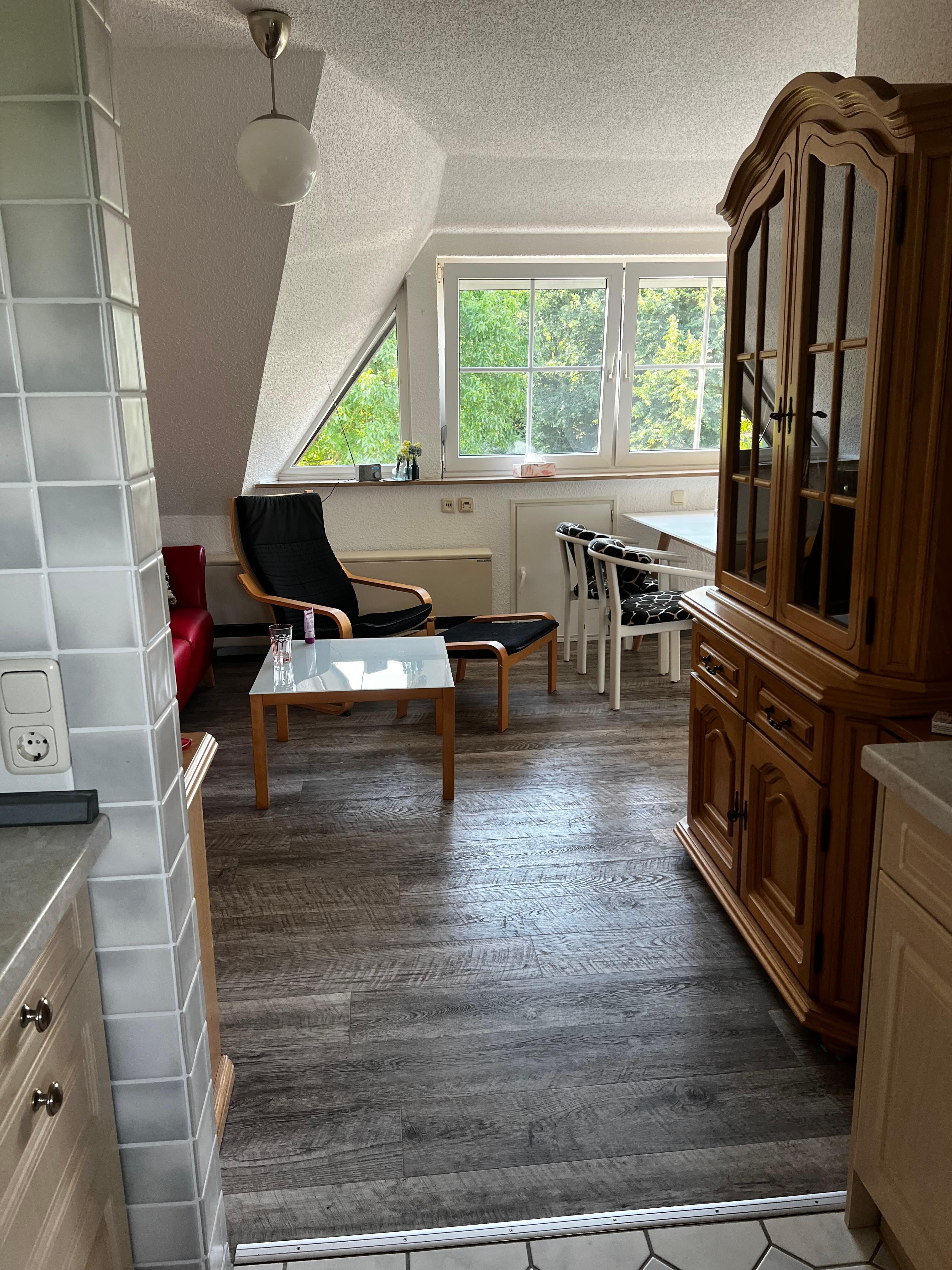 Wohn- und Esszimmer. 