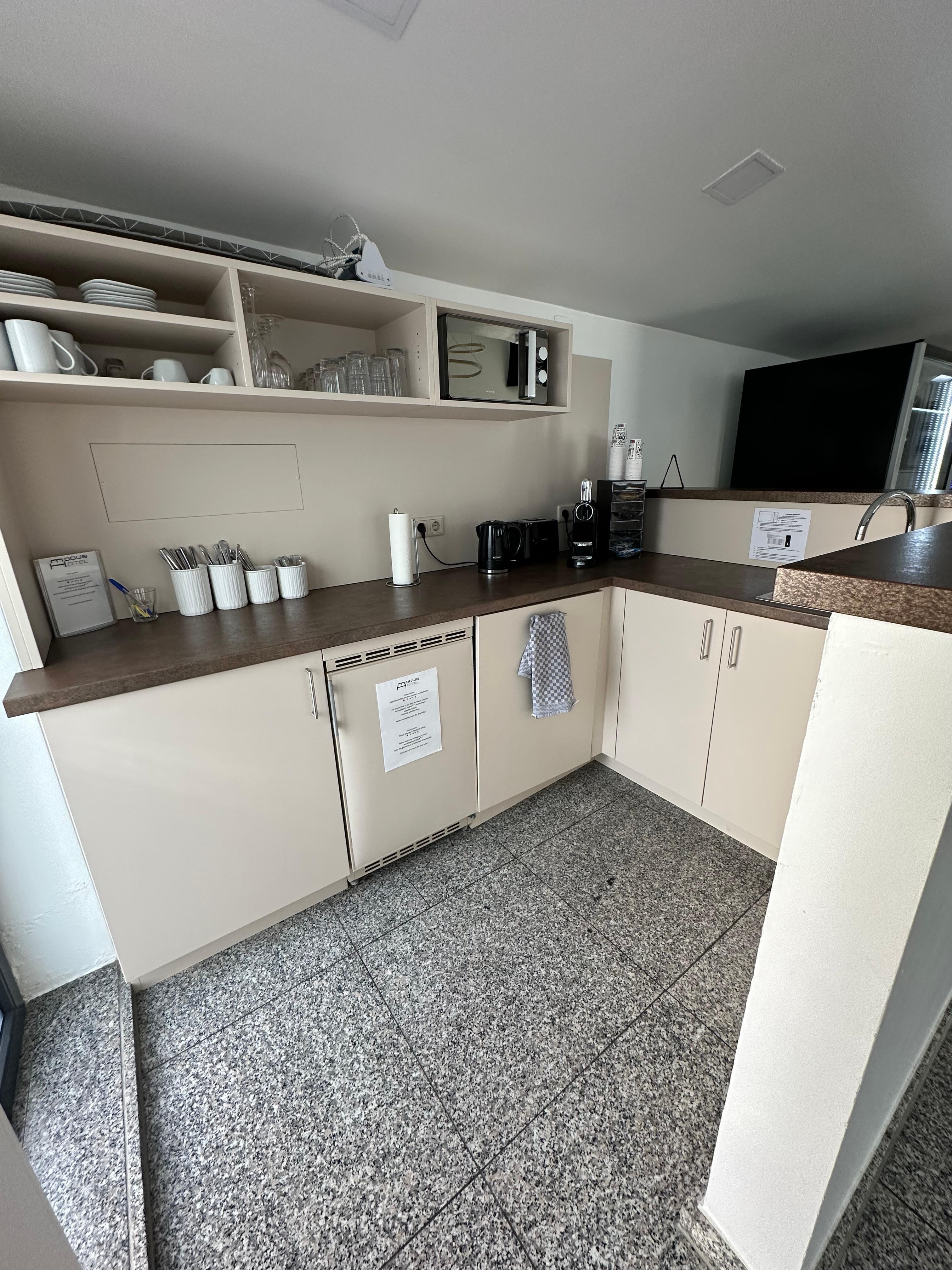 Kitchen facilities in the lounge 