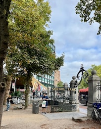 Minutes from Vondelpark
