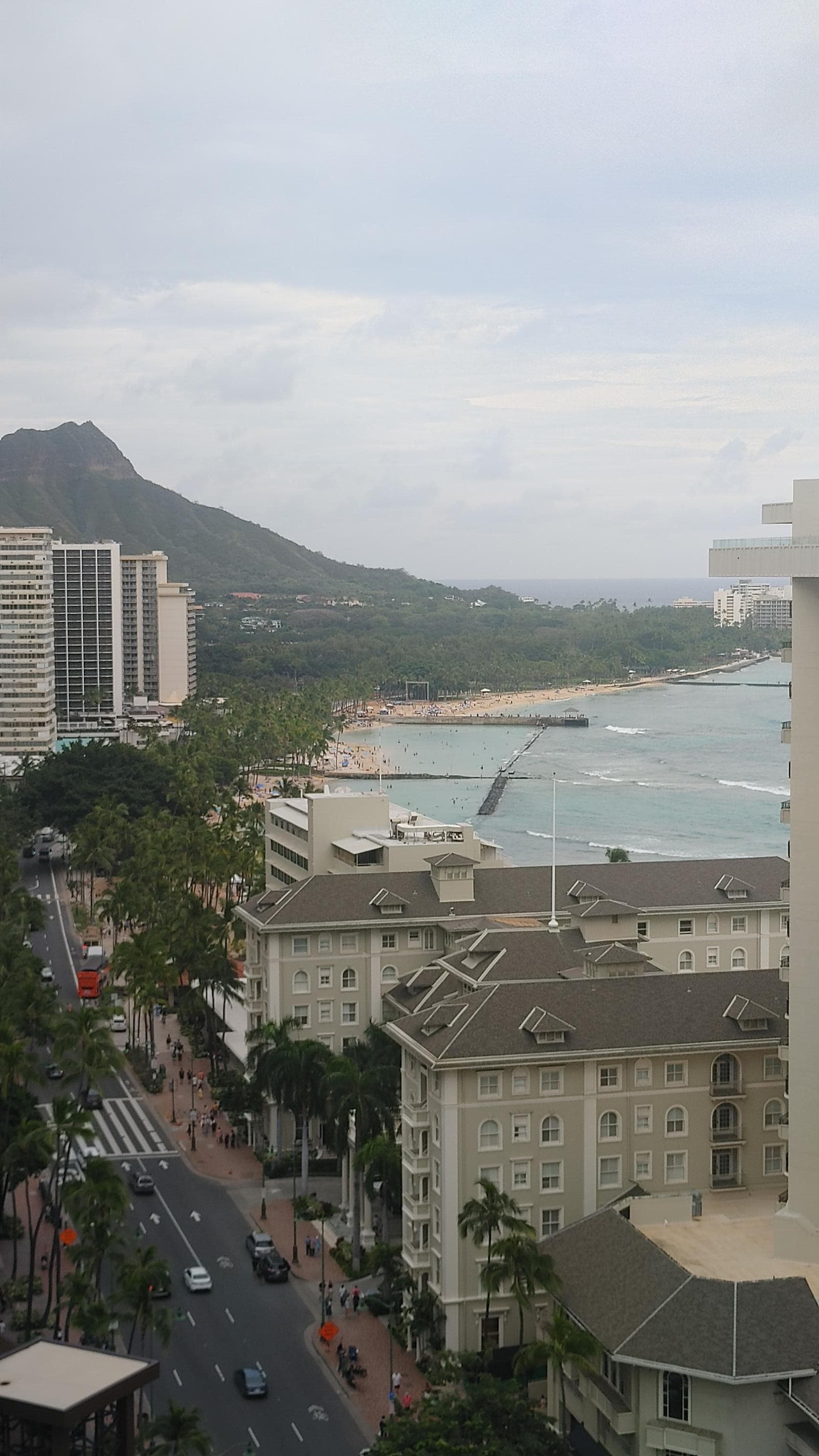 部屋のバルコニーからです