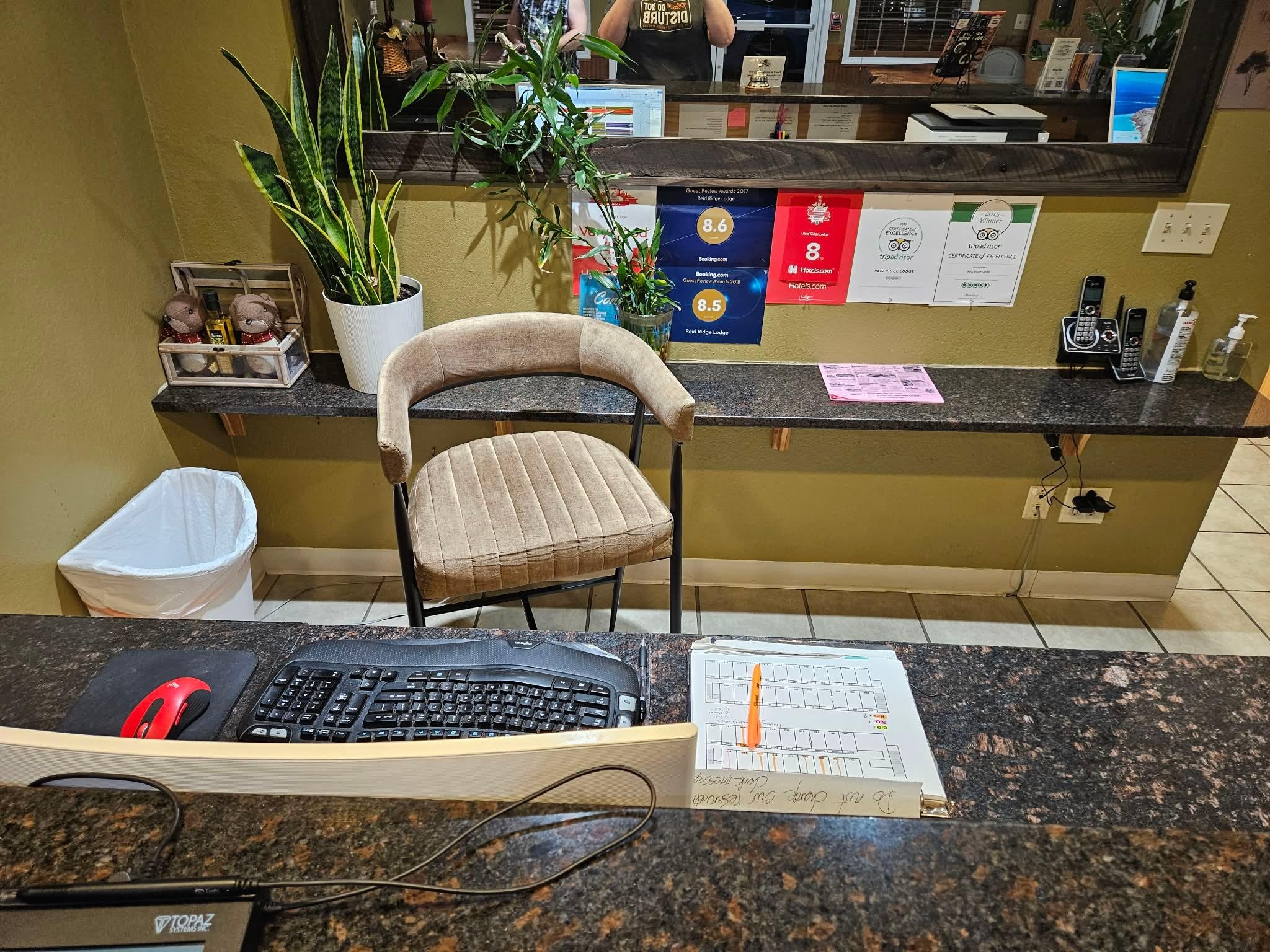 No one here for over a hour and a half