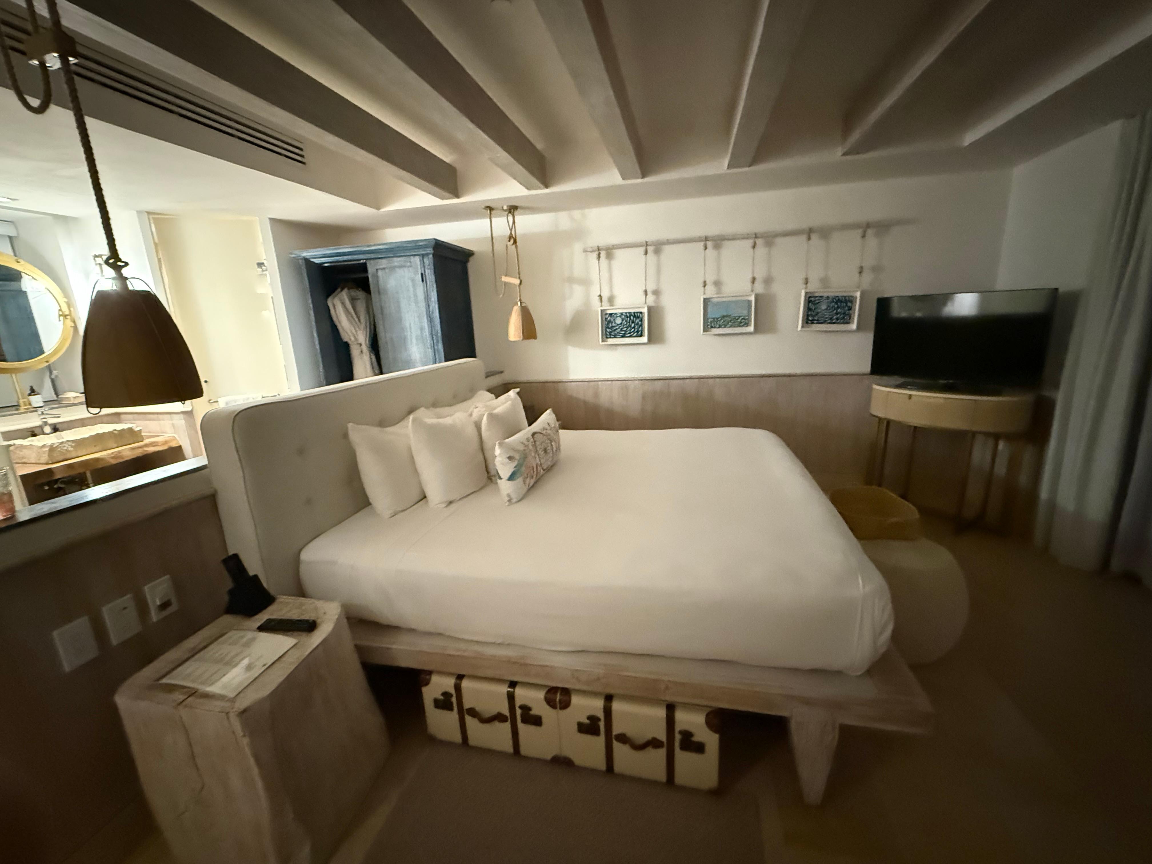 Plunge King Size Bed Room