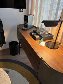 Facilities to make a drink (fridge too!)