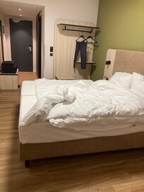 Extremely comfortable bed with comfy duvet