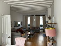 Blick vom Ess- ins Wohnzimmer