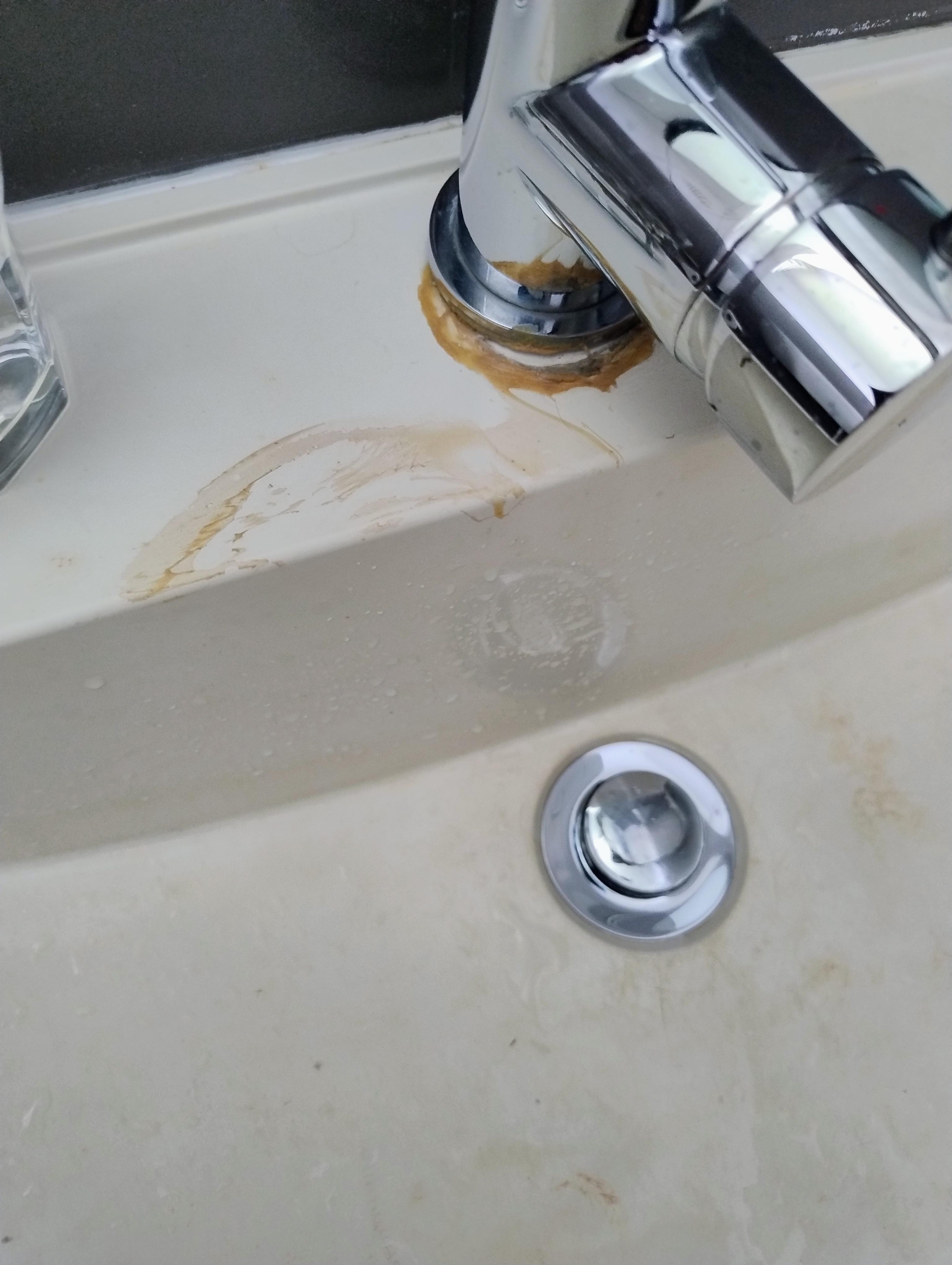The faucet was completely loose.