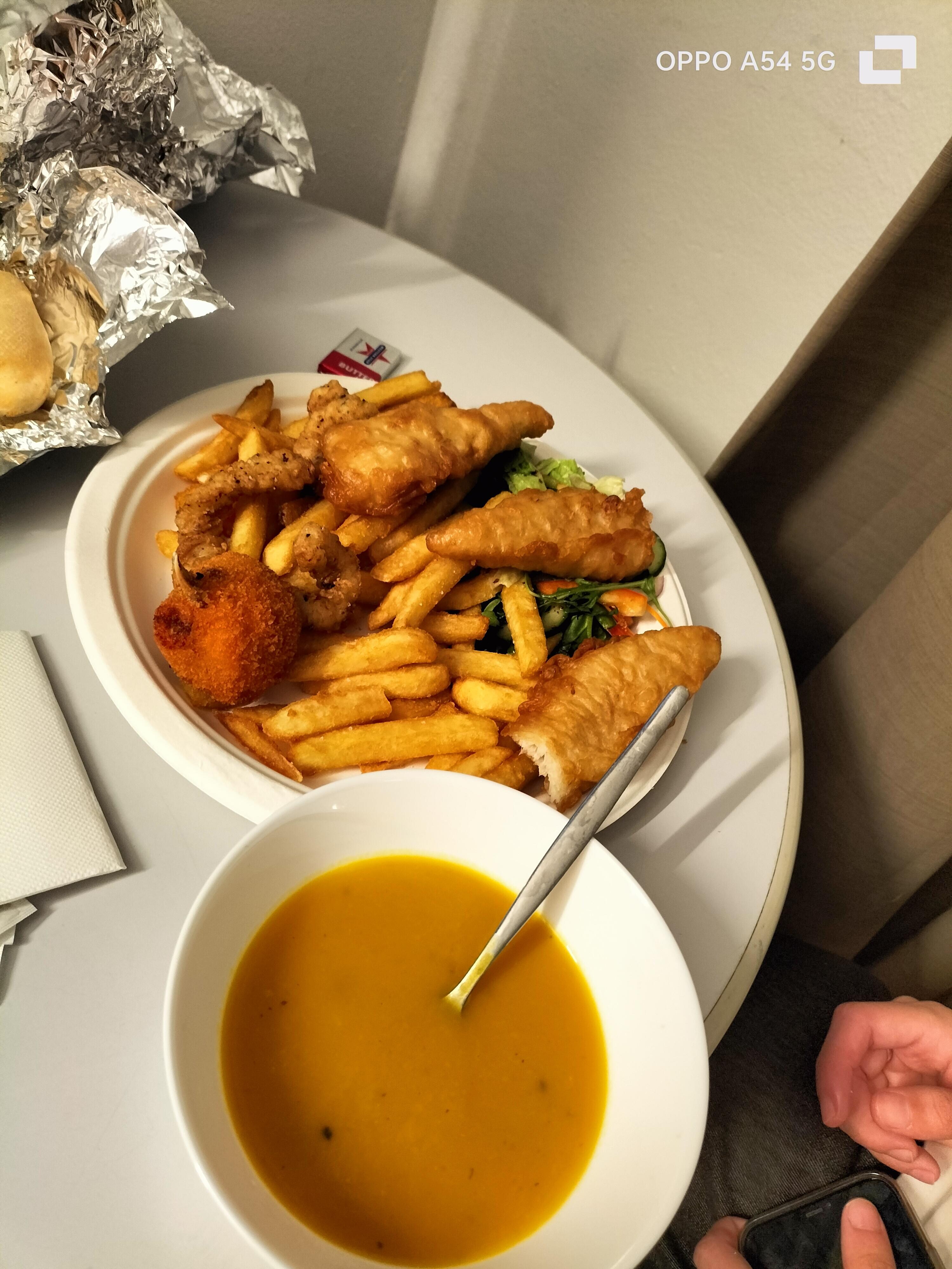 Easy to order food accessible to the center