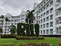 View of garden area in front hotel rooms