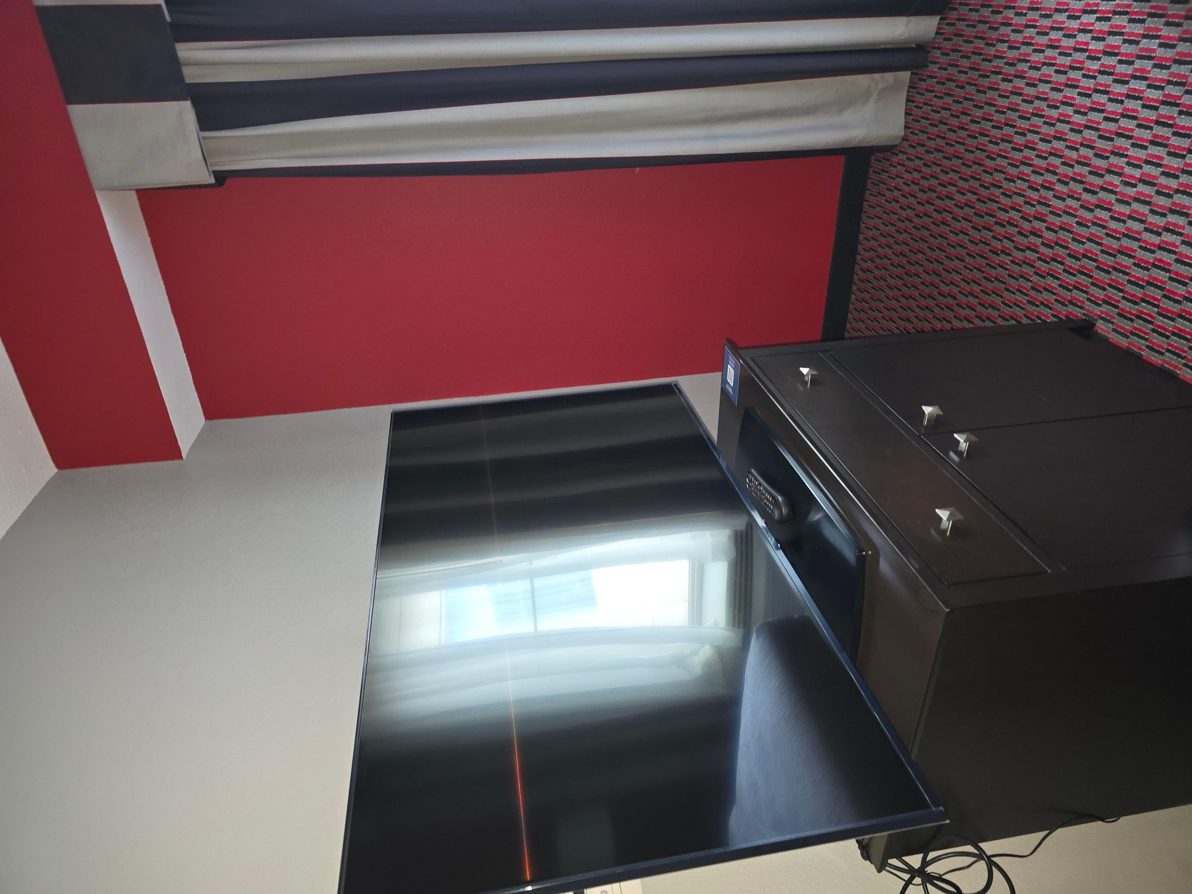 One tv