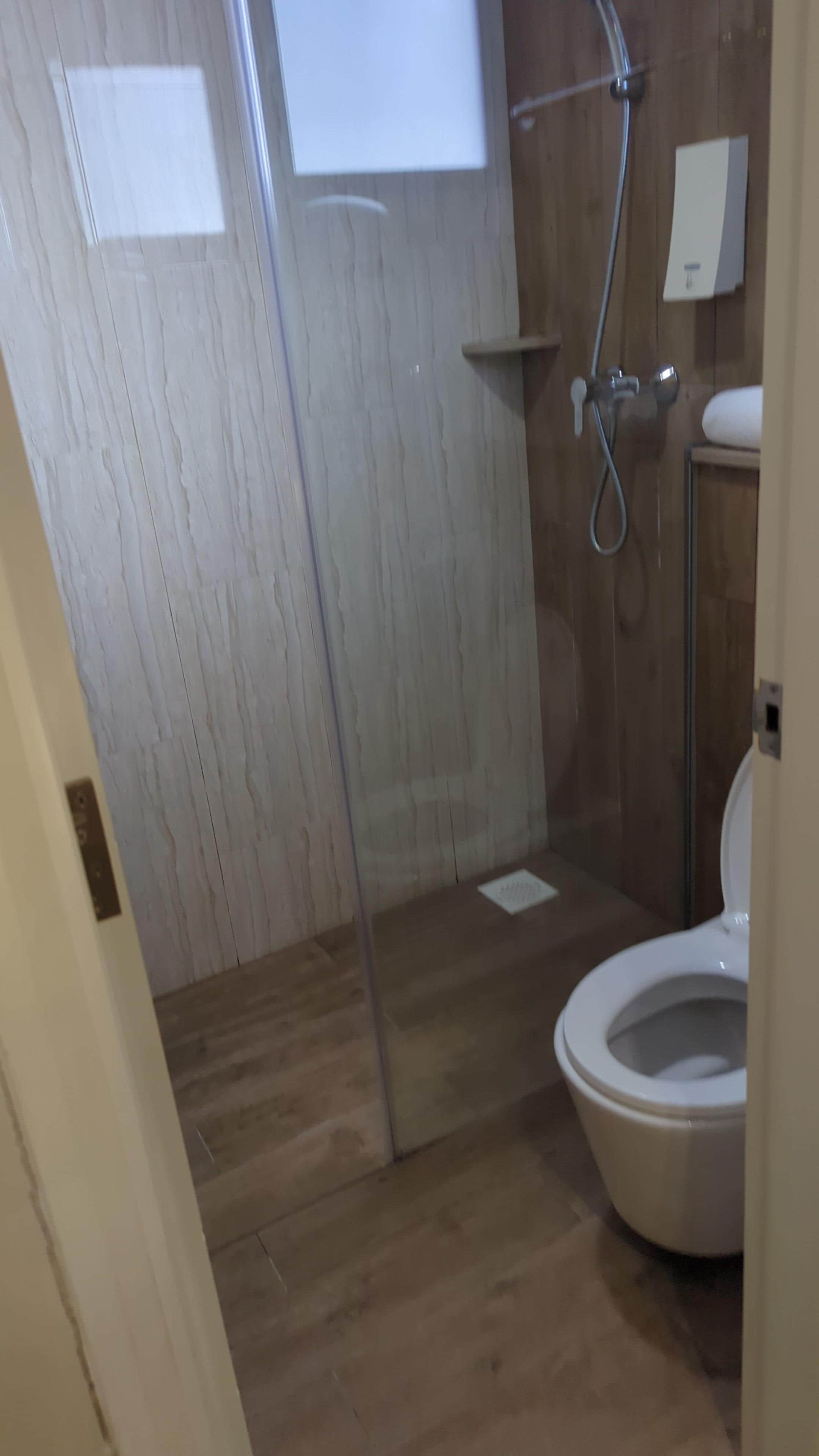 Clean and spacious bathroom