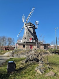 Eine tolle Mühle im Stralsunder Zoo, die auch noch betrieben wird