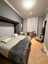 Photos do not match what is online. VERY bare basics of which is fine for what it is but it is not what the stylised photos show - plus it looks different with different lights not existing in this room etc