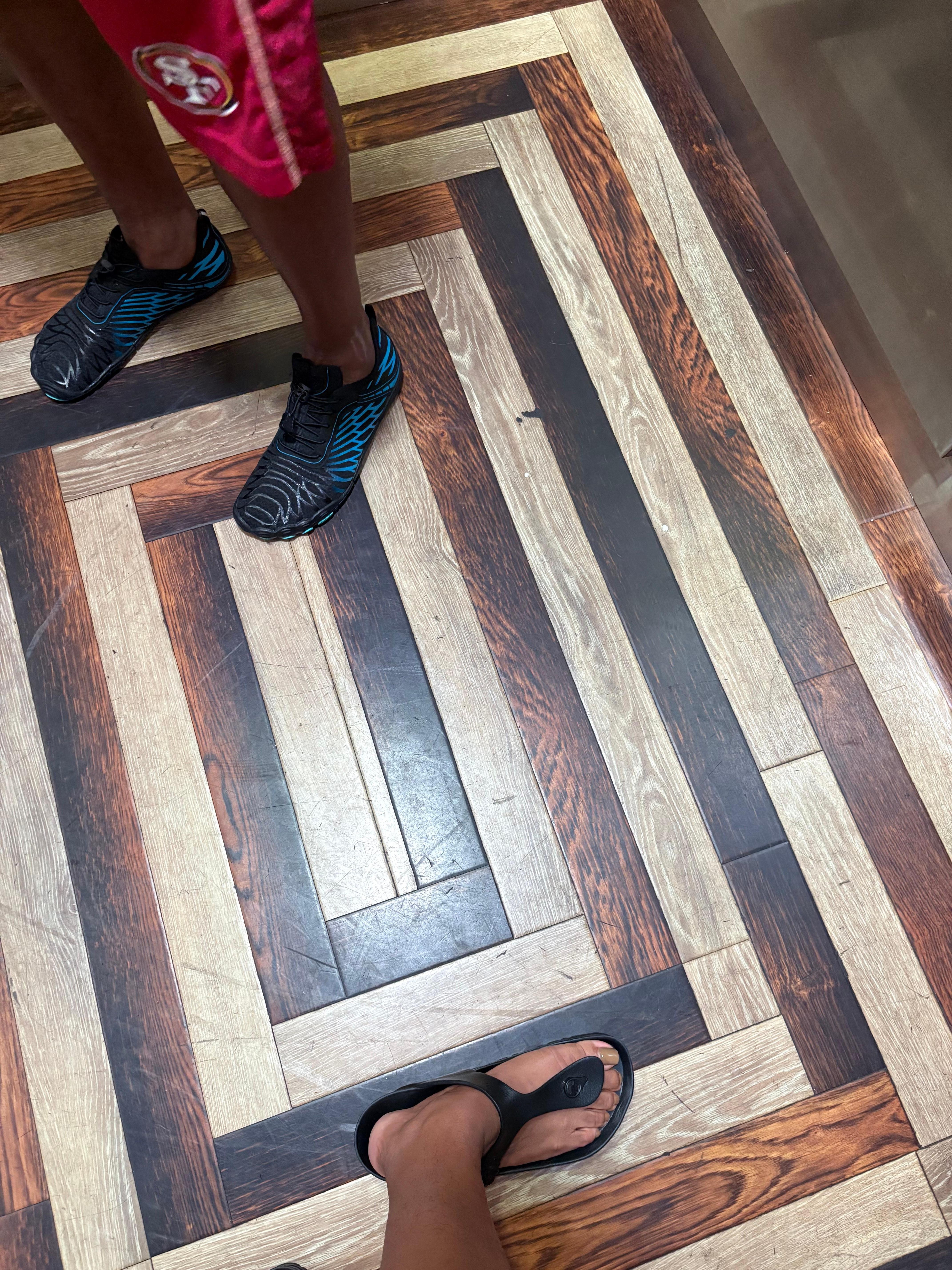 Elevator floor need cleaning was very dull.