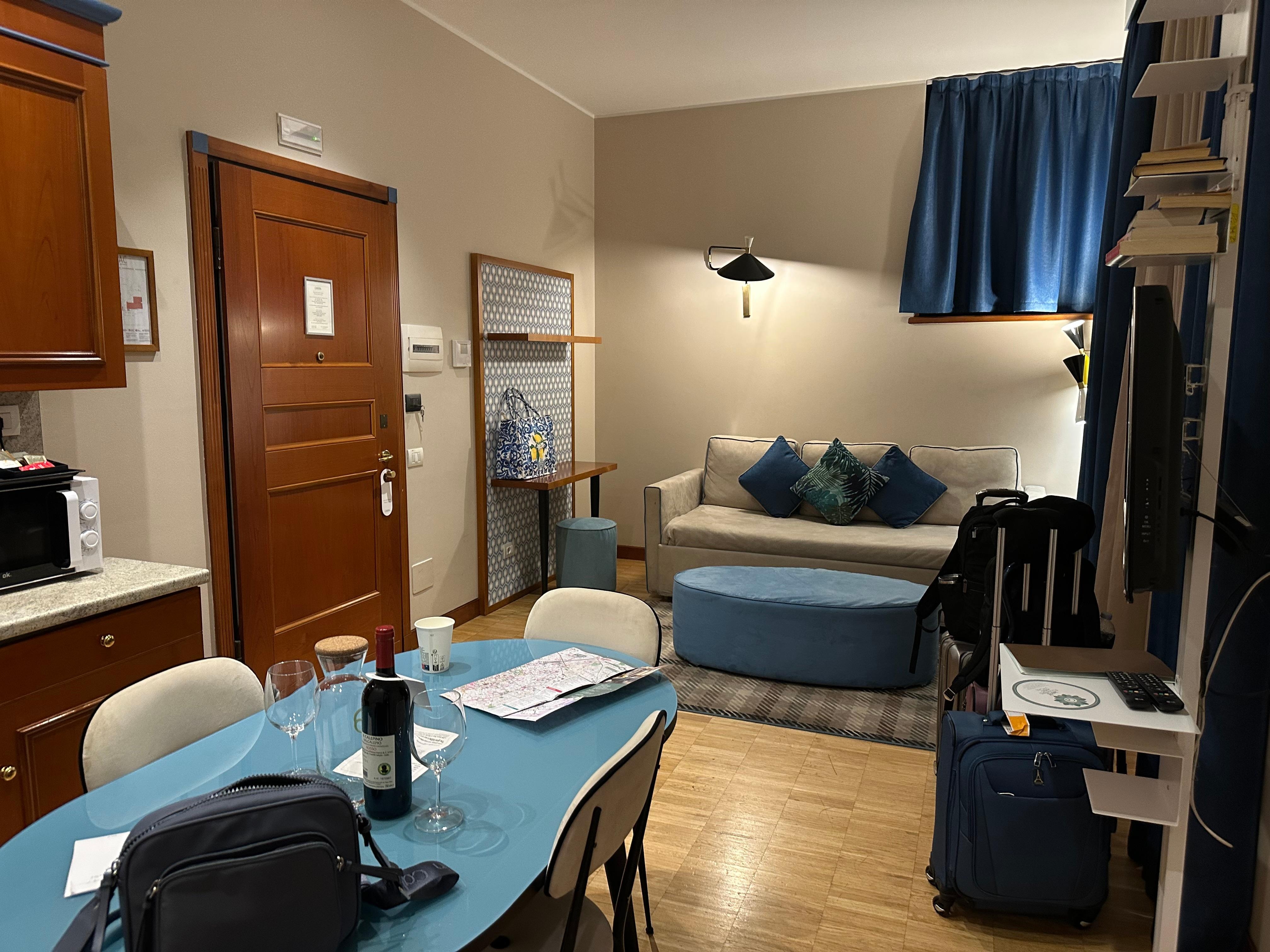 Apartment with kitchen, stovetop, dishwasher; separate bedroom 