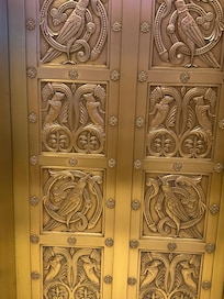 Lexington elevator doors