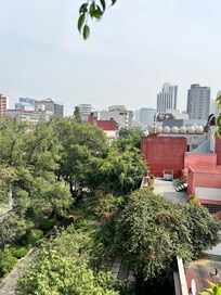 Esta es la vista del Rooftop y hay un gym que también está perfecto.