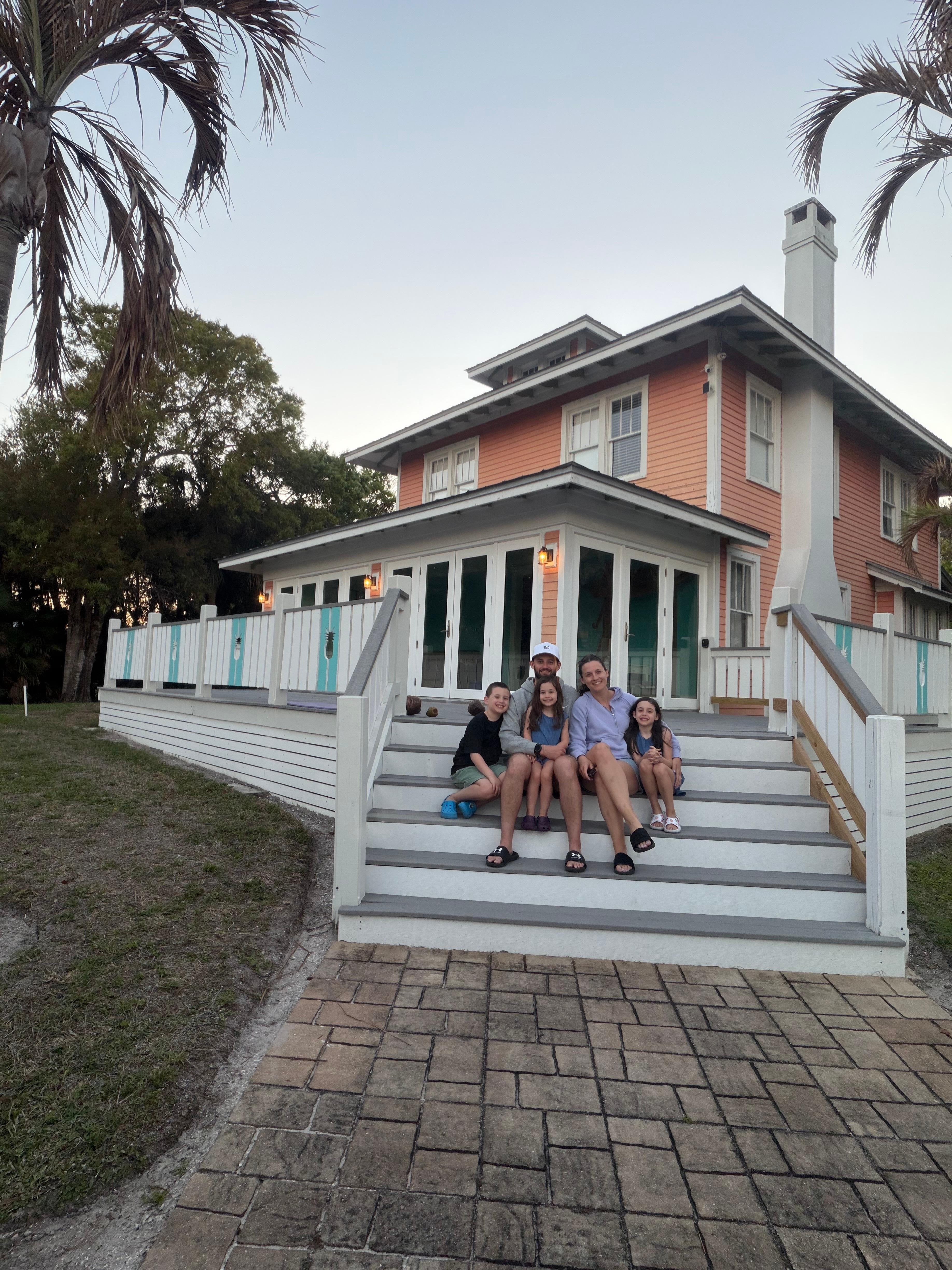 To show the house looks just like the pictures 