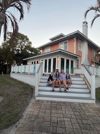 To show the house looks just like the pictures