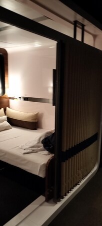 廊下から見た部屋