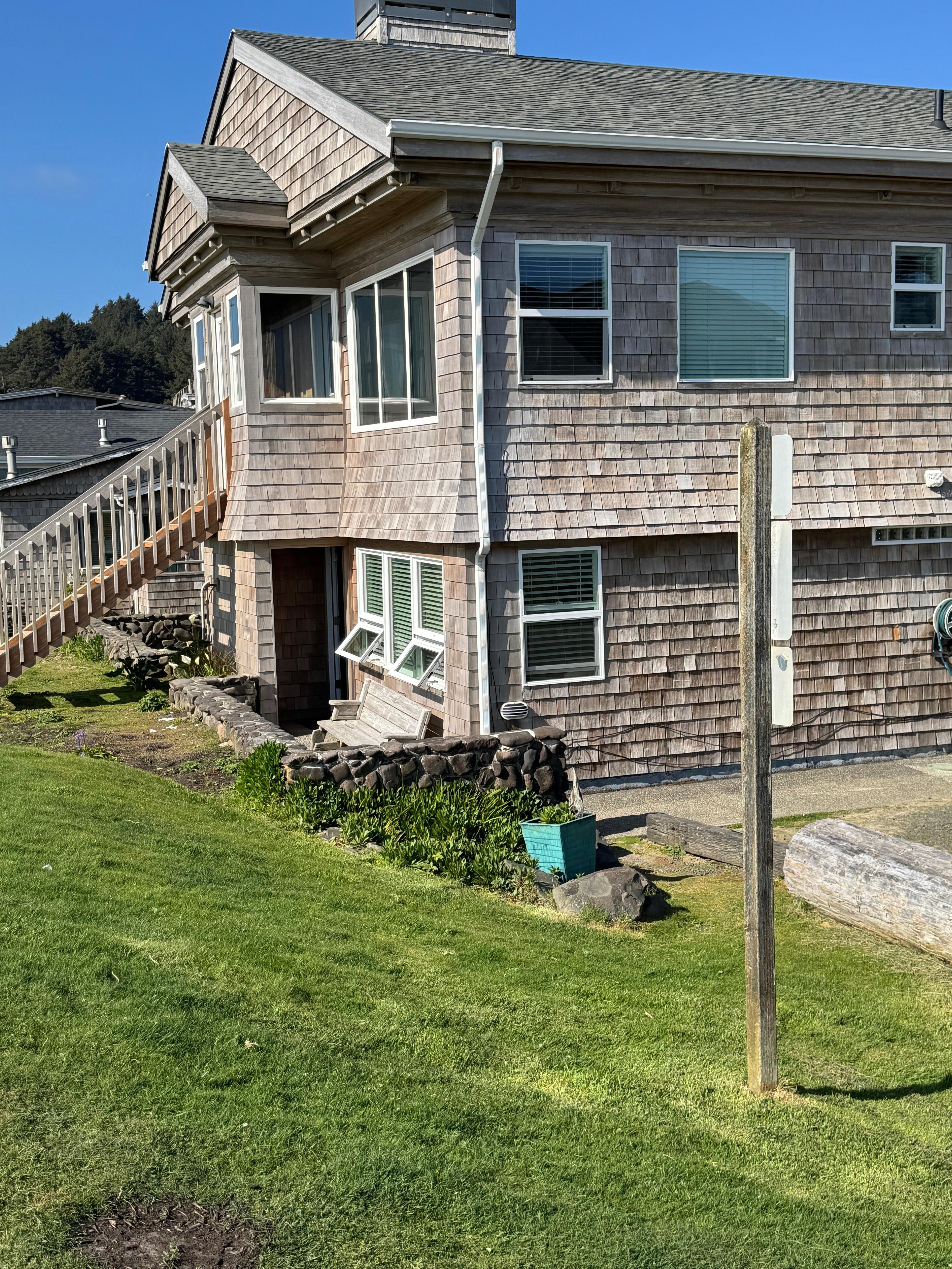 Front of the building facing the beach 