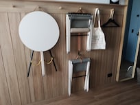 Table and chairs, just unhook, fantastic!!