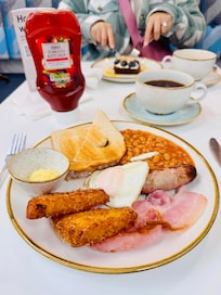 Premier Inn Breakfast.