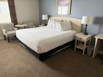 Corner king room.