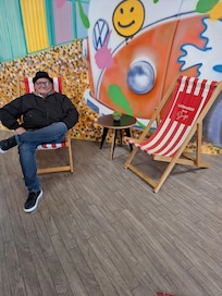 Oh I do like to be beside the seaside...