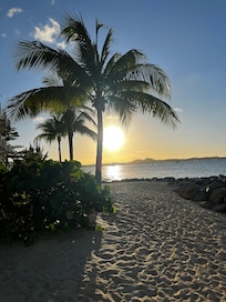 Sonnenuntergang am Privatstrand
