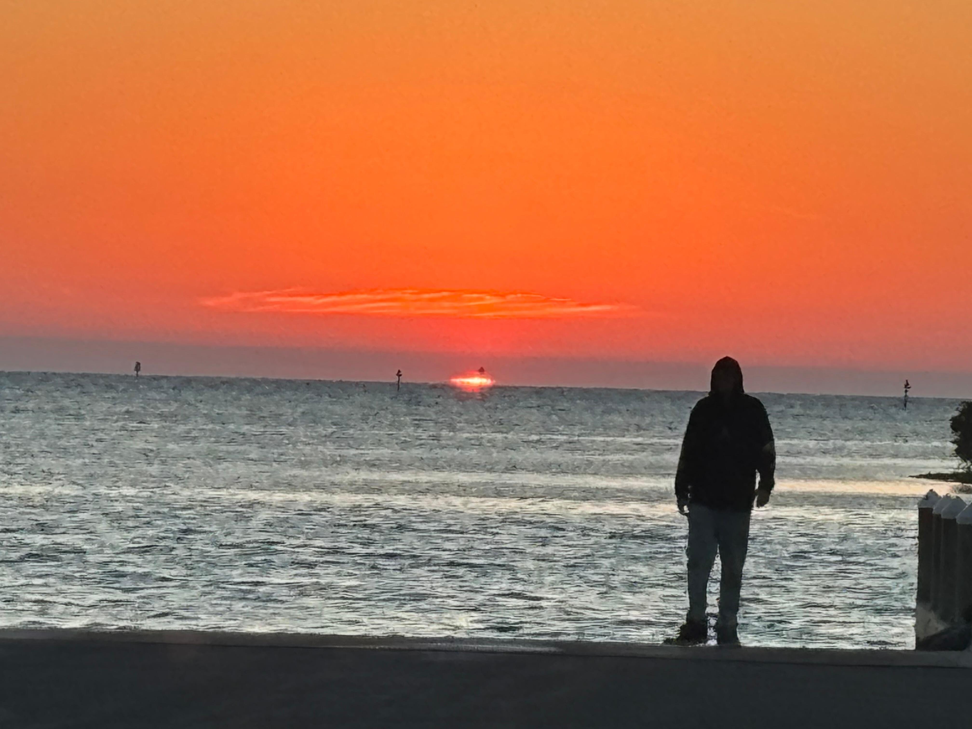 Just a few minutes up the road, take the Elvis Presley Follow That Dream Parkway to a glorious sunset. He made a movie there and while filming stayed on Kings Bay in Crystal River.