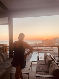 Beautiful sunset on the poolside lounge. 🍸
