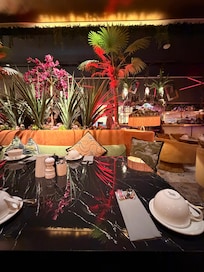 Breakfast/Restaurant