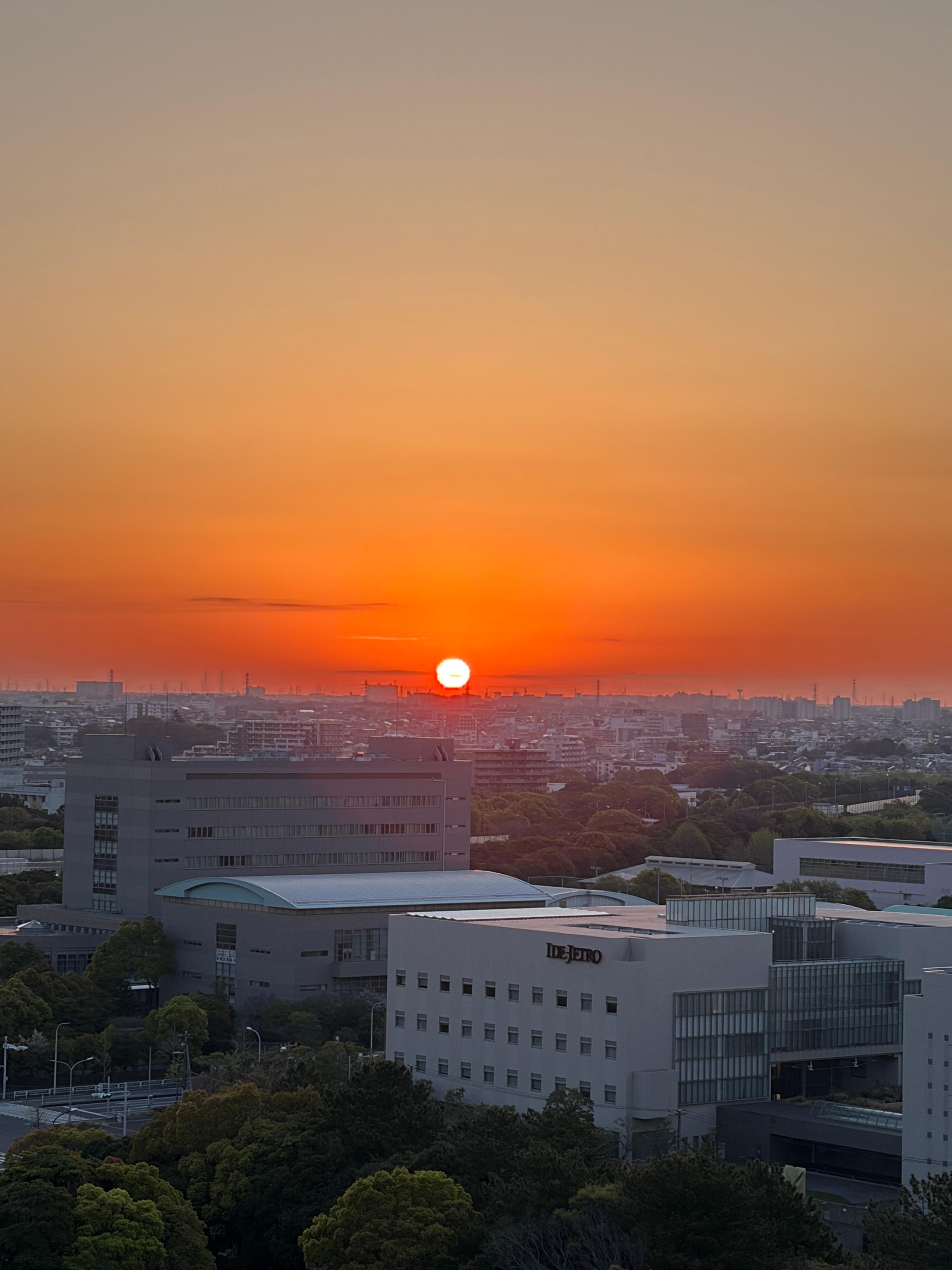 在房間看到日出