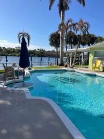 The pool. Clean and good temperature